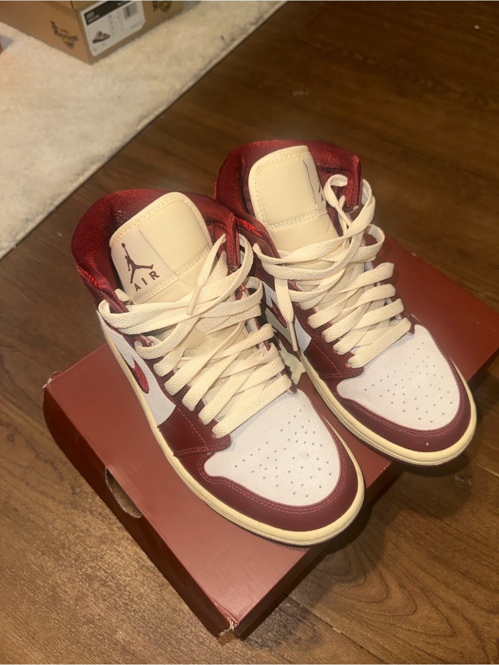 Nike Air Jordan 1 Mid SE - White & Burgundy